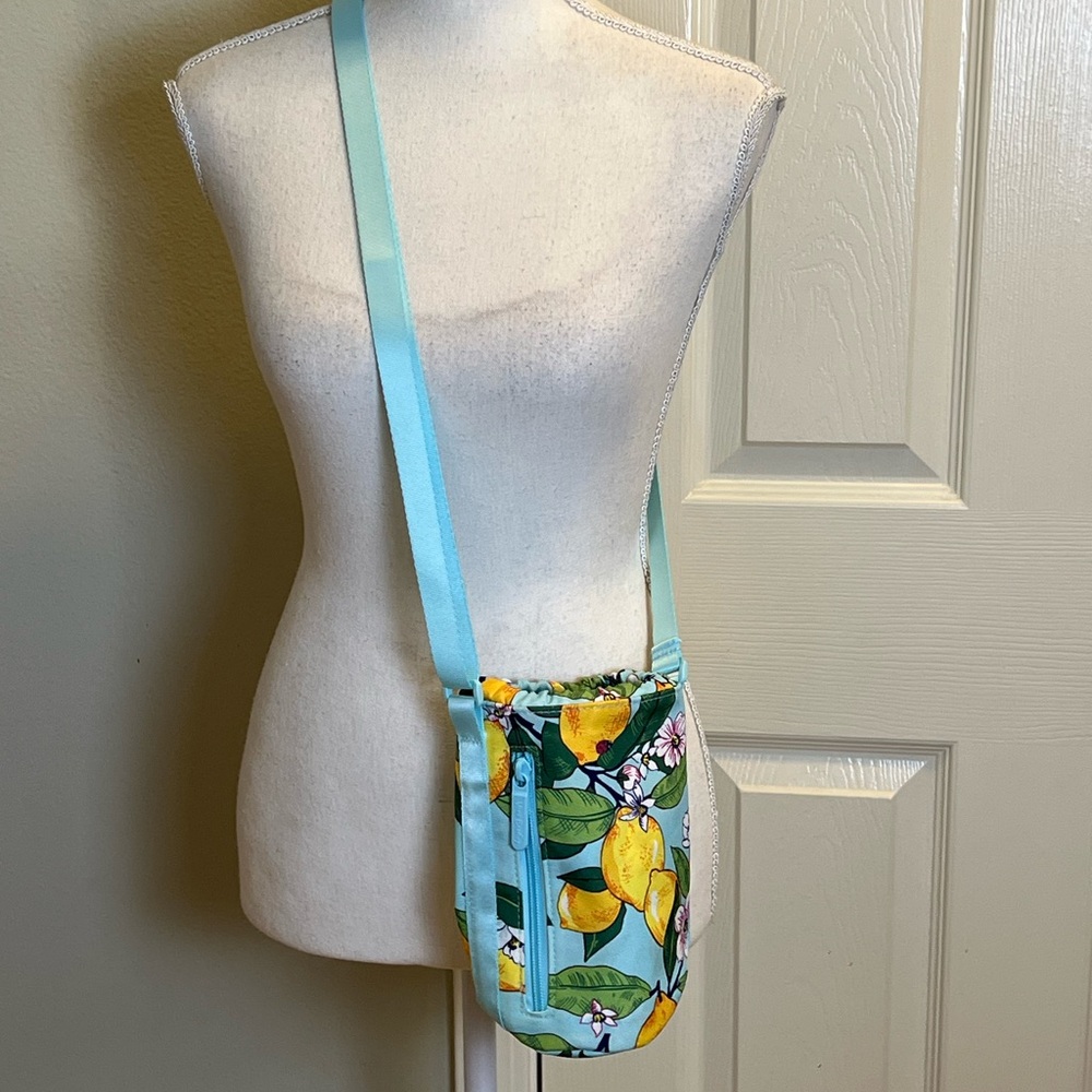 NWOT VERA BRADLEY Lemon Print Water Bottle Holder Crossbody Bag